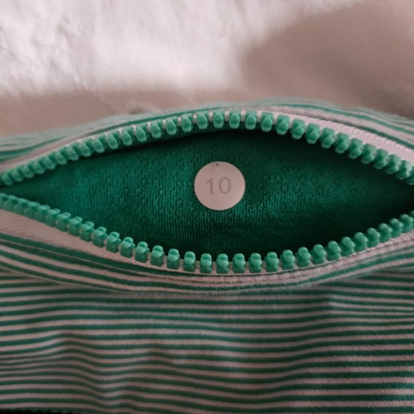 SOLD-Lululemon shorts- size 10 - Picture 4 of 6